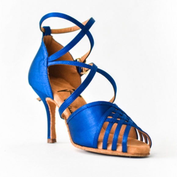 Meet your Posher, Loni - Picture 1 of 1